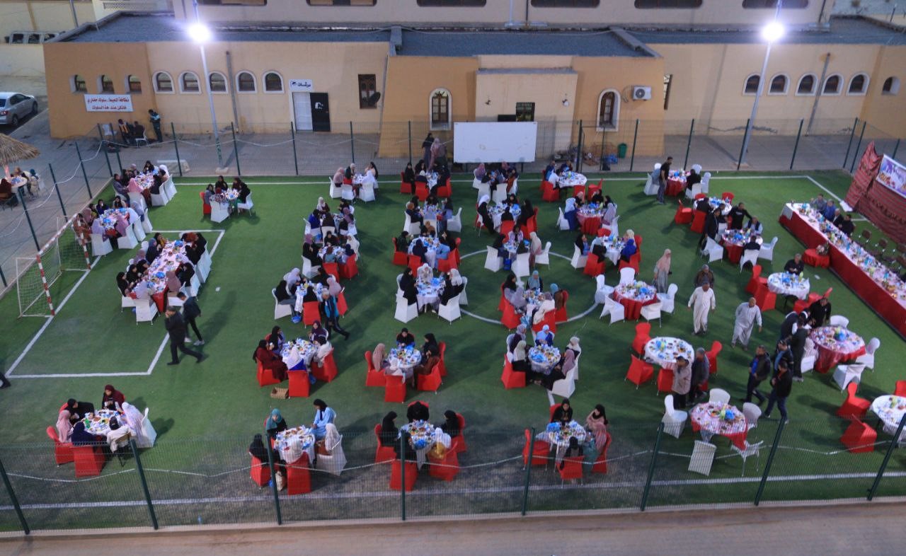 إفطارجماعي لاطارات الولاية وضيوف جامعة الوادي مع طلبتها