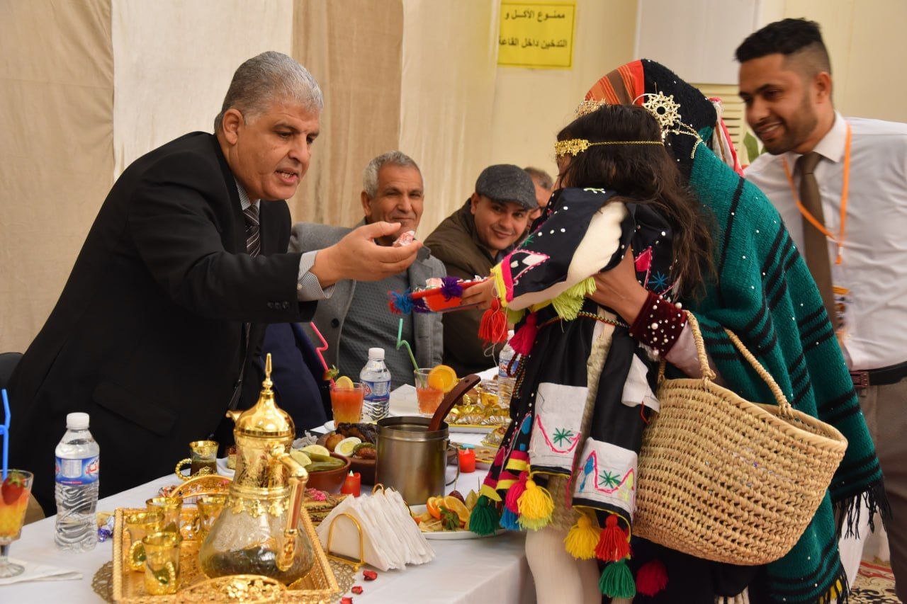 بمناسبة عيد المرأة موظفات جامعة الوادي يقمن معرضا للأكلات التقليدية بالمنطقة